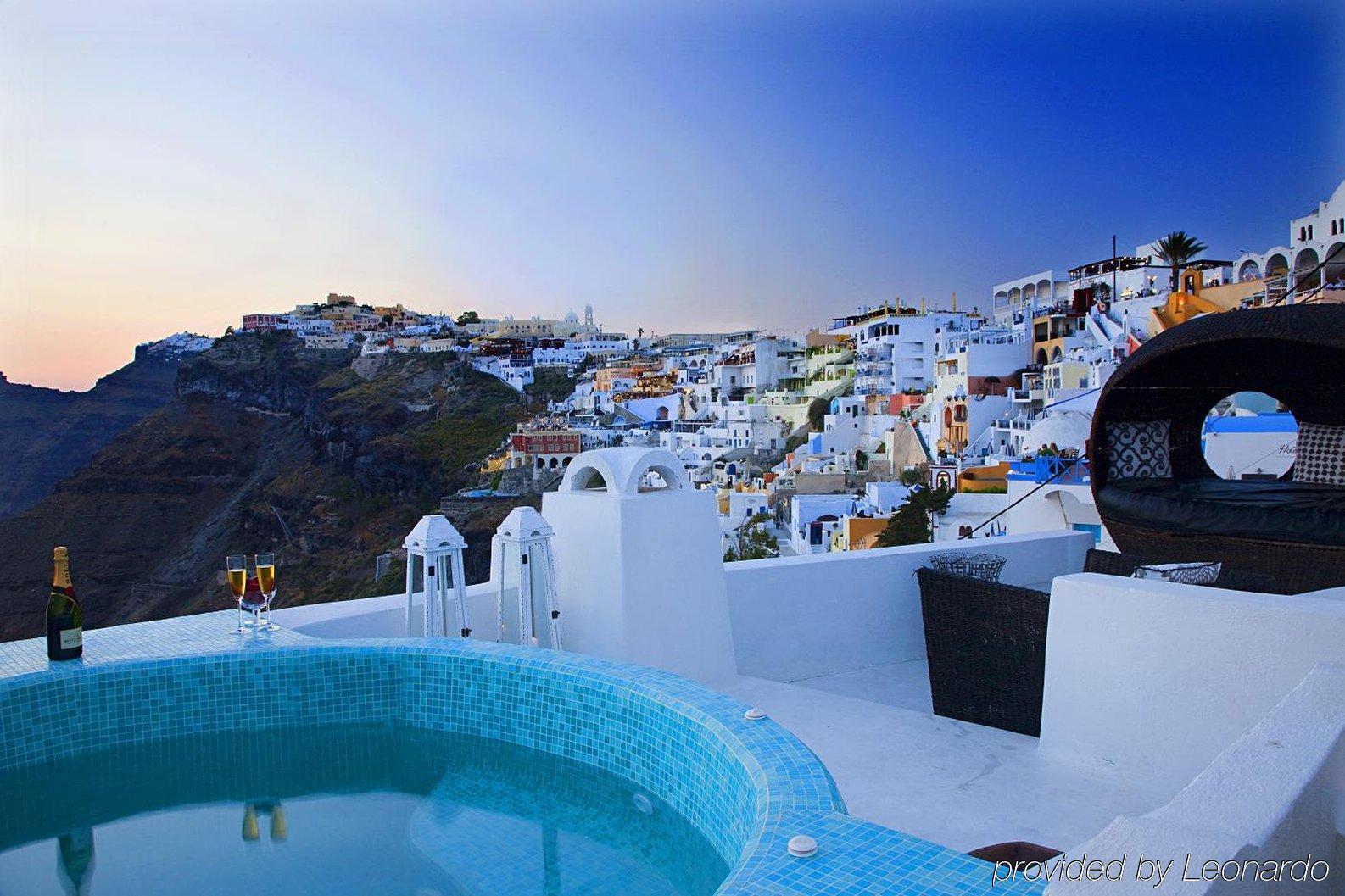 Blue Angel Villa Фира Съоръжения снимка