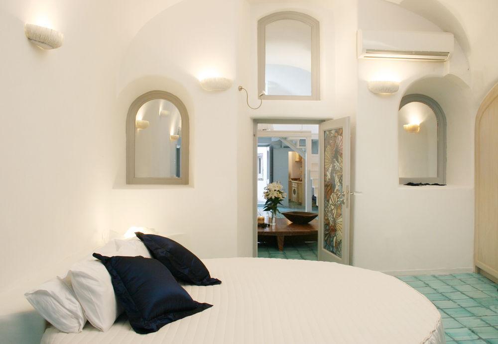 Blue Angel Villa Фира Екстериор снимка